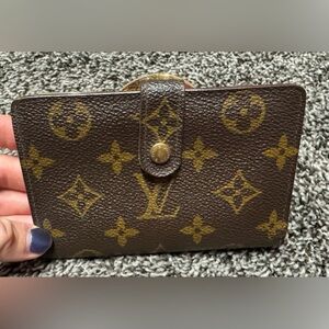 Louis Vuitton kiss lock monogram wallet